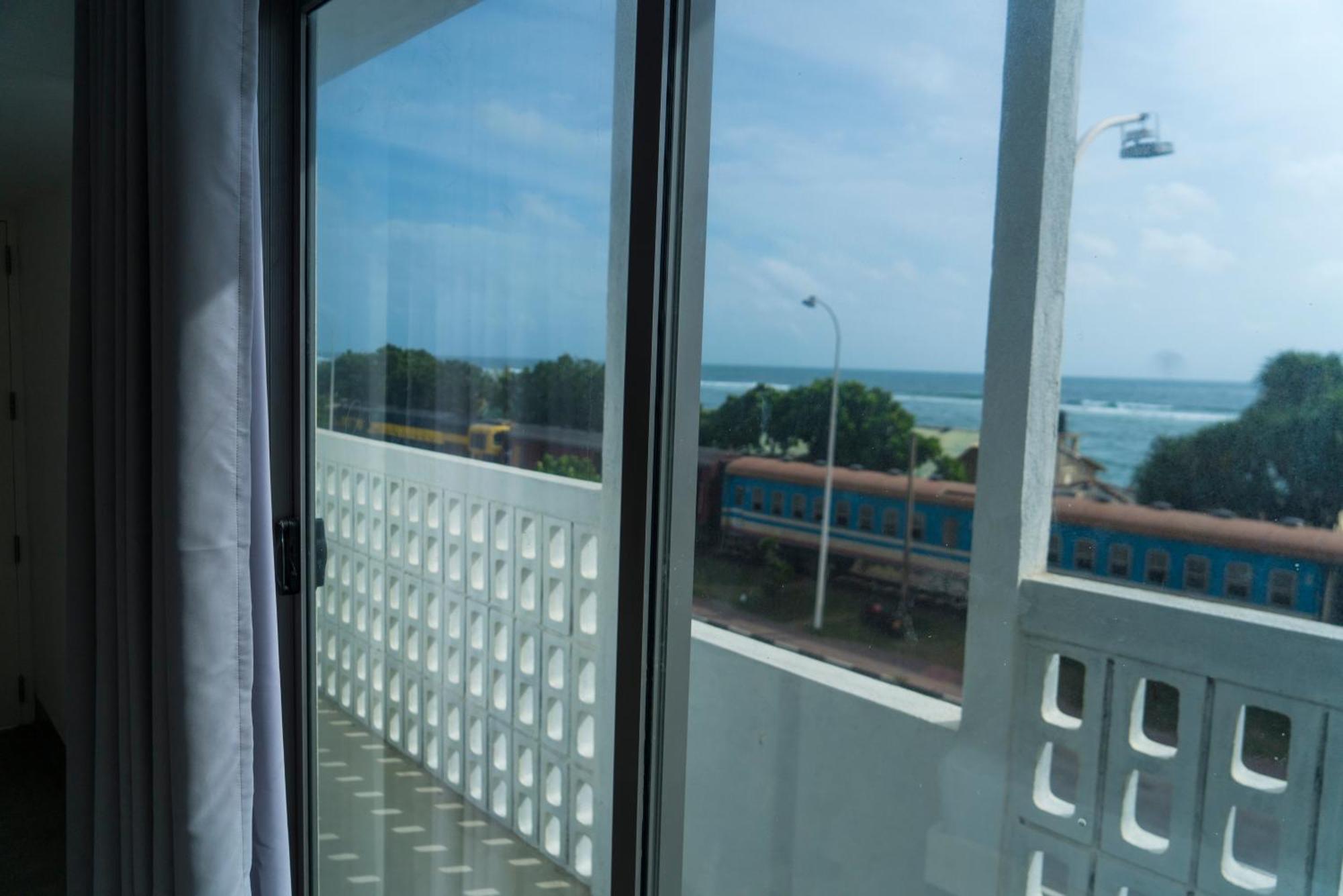 Four Petals Inn Colombo Ngoại thất bức ảnh